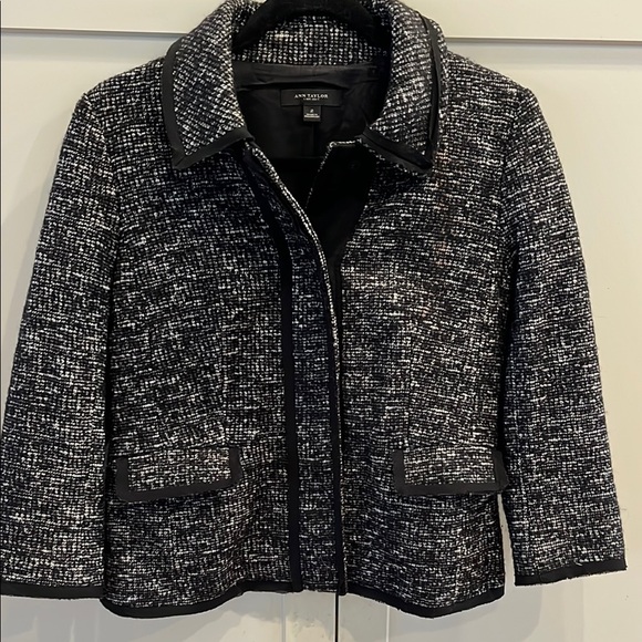 Ann Taylor Jackets & Blazers - Chic Tweed Ann Taylor Jacket; Size 2